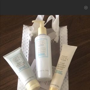 New! 💋 Mary Kay Fragrance free Satin hands set 💋